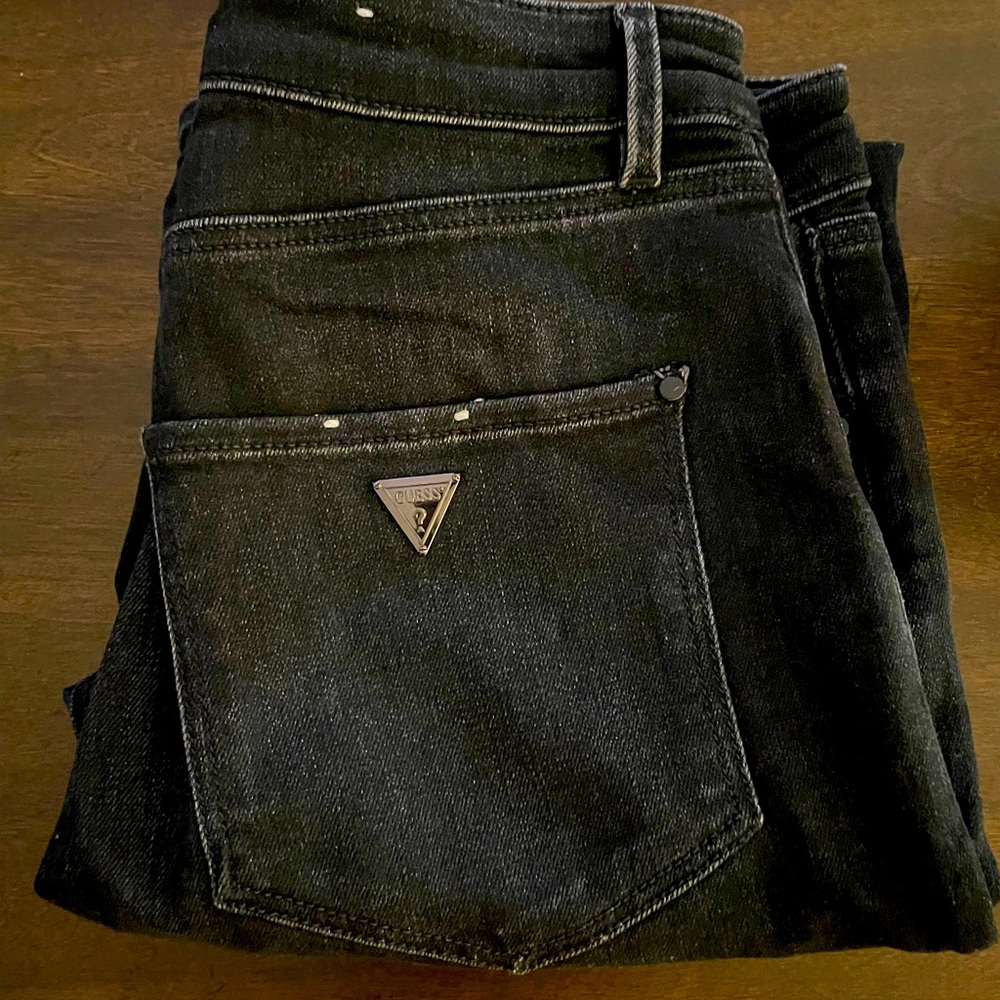 Guess : Black Skinny Jeans. Size 29.